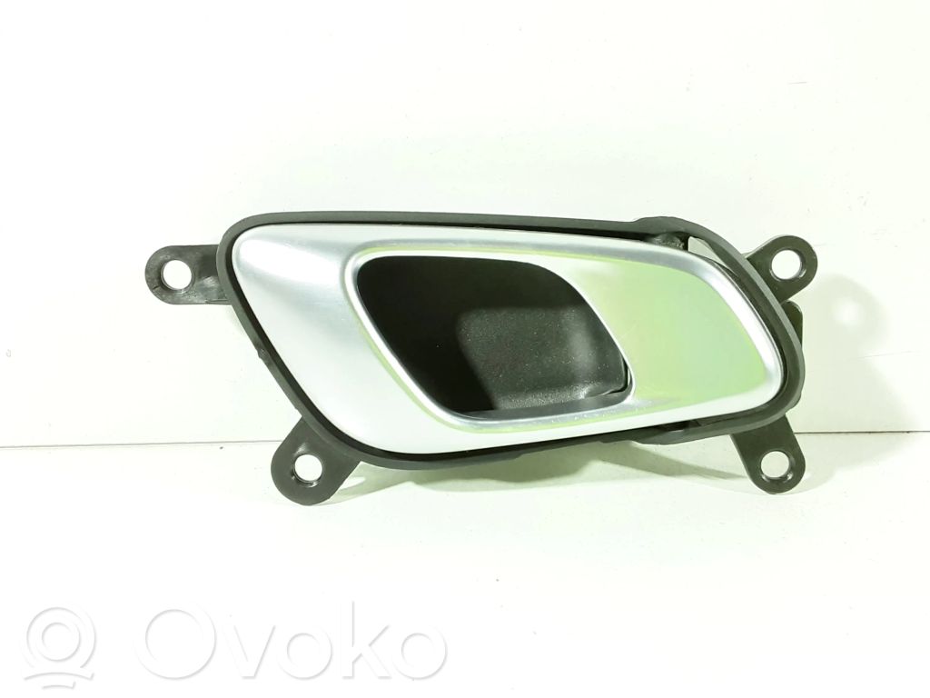 KIA Xceed Manecilla interna puerta delantera 