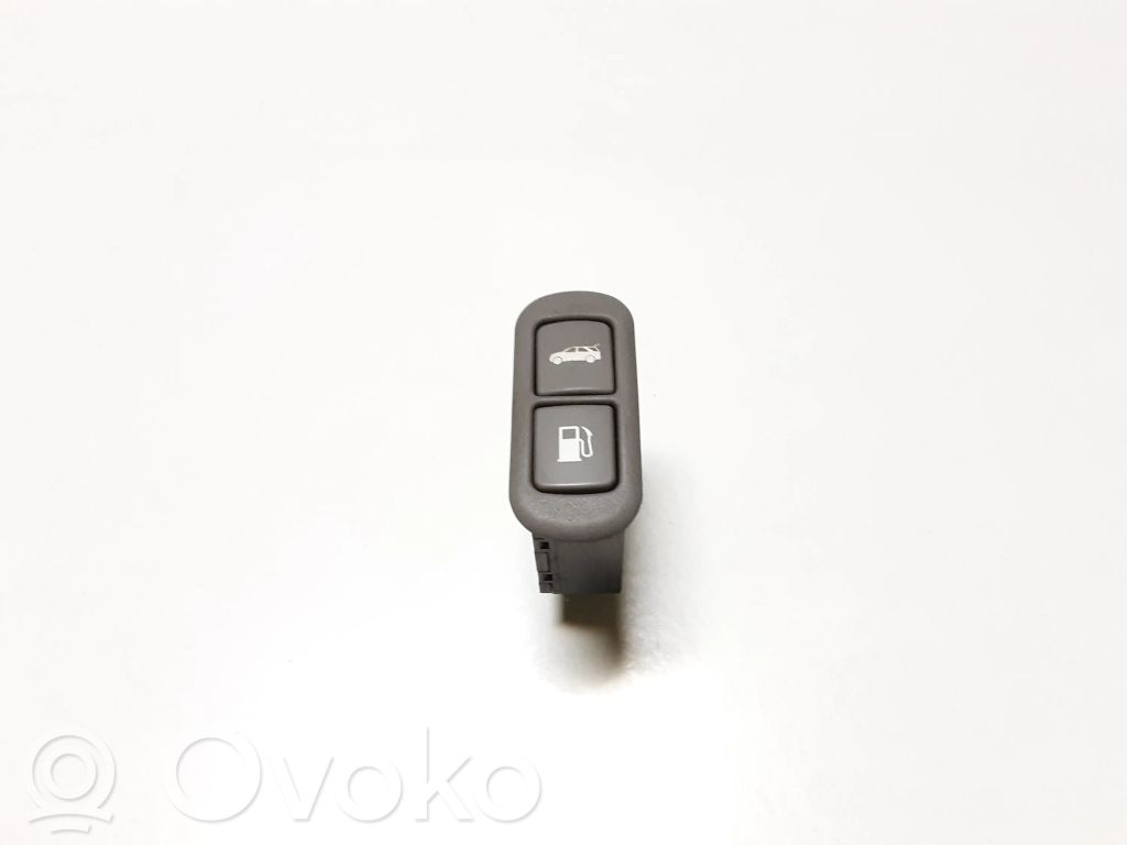 KIA Sorento Fuel tank opening switch 