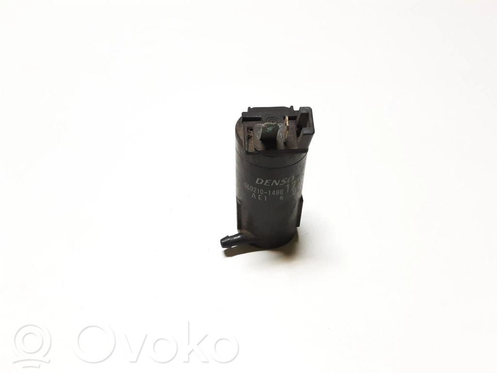 Suzuki Jimny Windscreen/windshield washer pump 