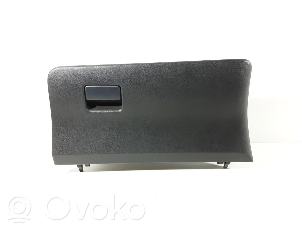 Toyota Yaris Daiktadėžės (bordačioko) dangtis 