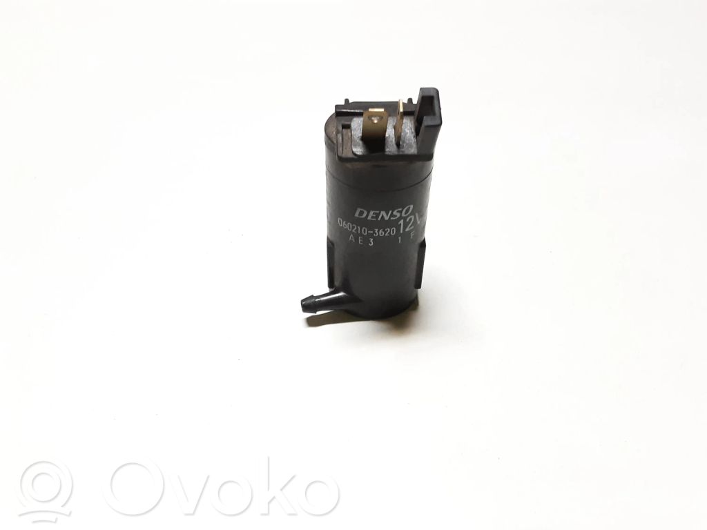 Suzuki XL7 I Windscreen/windshield washer pump 