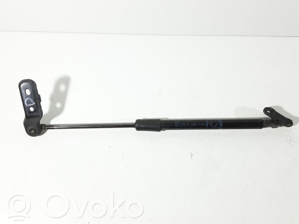 Toyota Yaris Amortyzator klapy tylnej bagażnika 