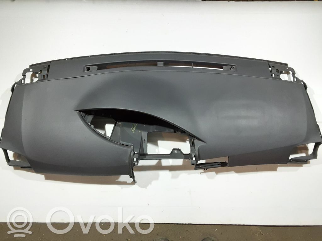 Toyota Verso Панель 