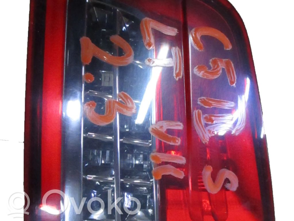 Tailgate rear/tail lights