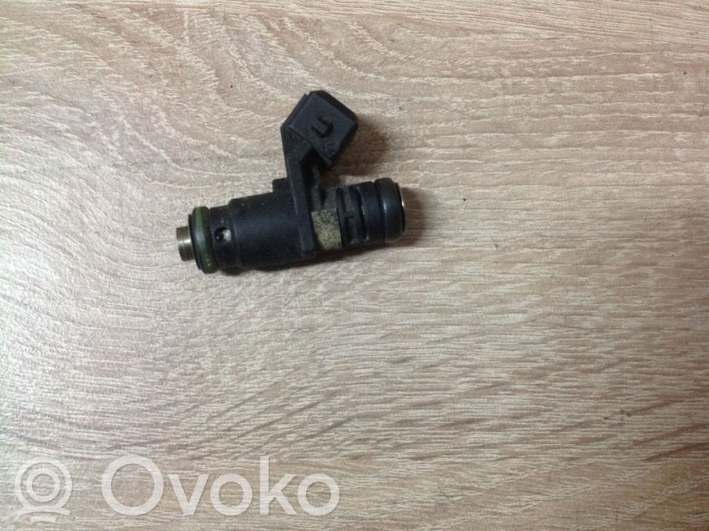 Inyector de combustible   8200885287,H8200579115,8211604422,ITGM60