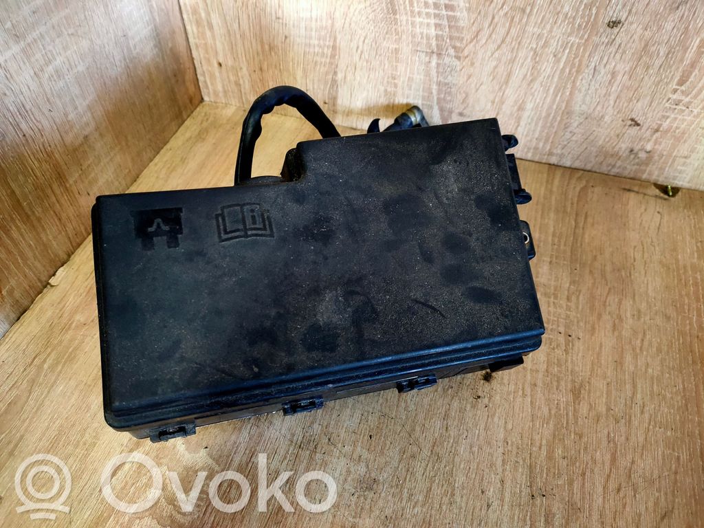 Saugiklių blokas   8M5T14K733