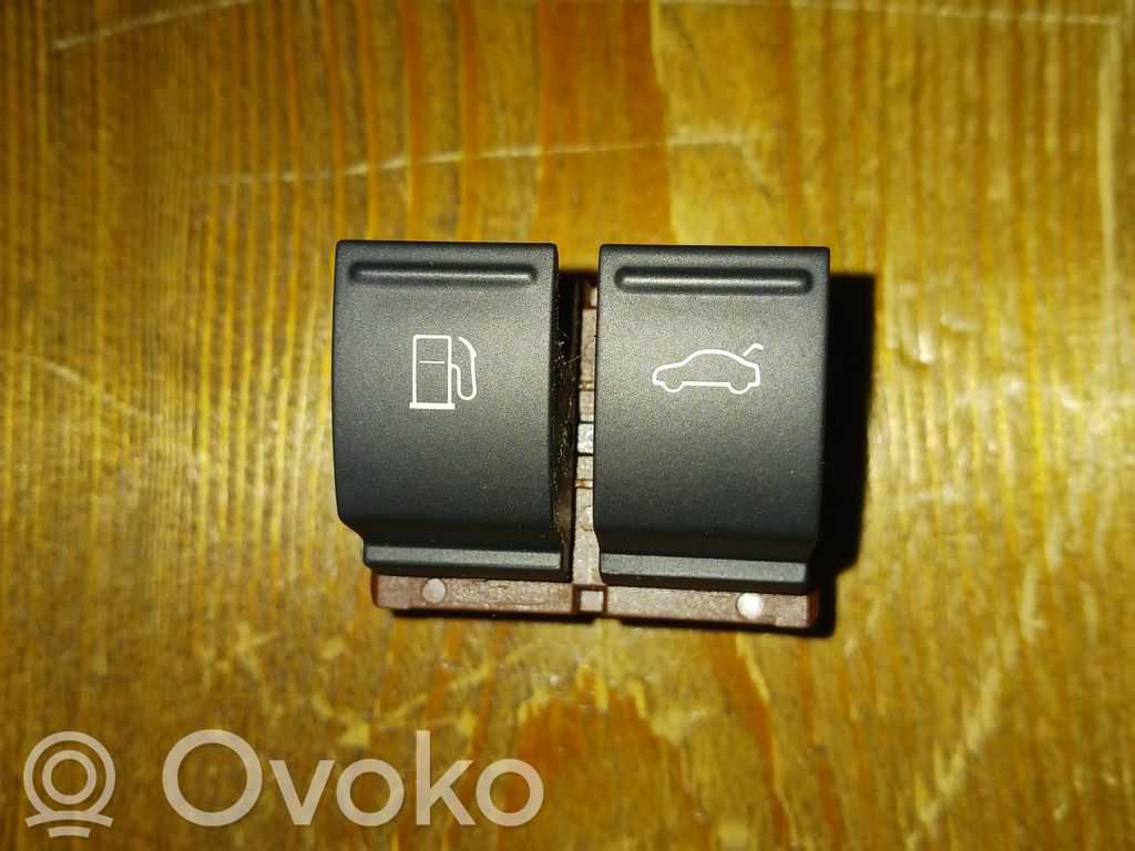 Tailgate/trunk/boot open switch   3C0959903B