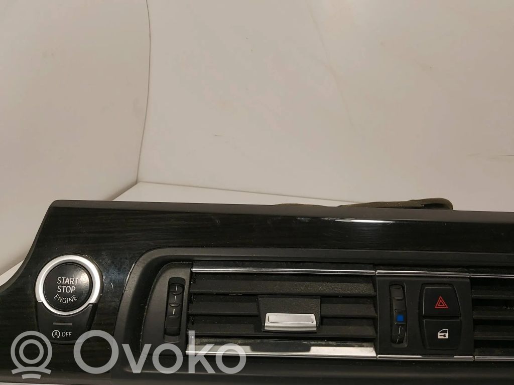 BMW 5 F10 F11 Dysze / Kratki środkowego nawiewu deski rozdzielczej 
