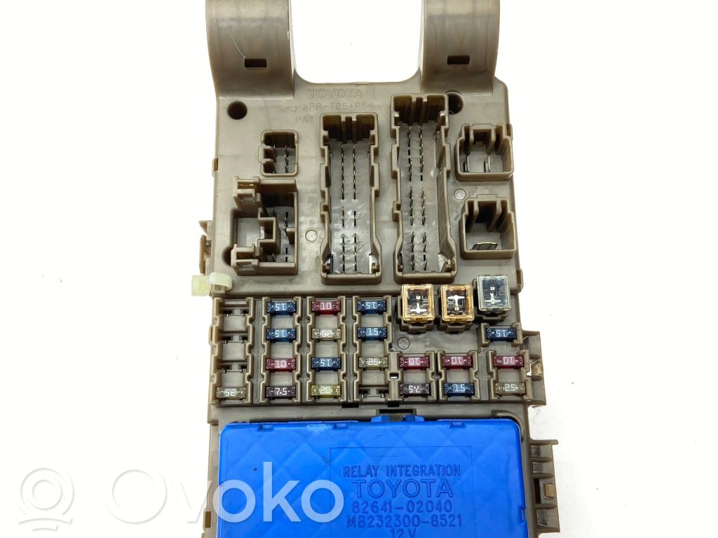 Toyota Corolla E120 E130 Fuse module 