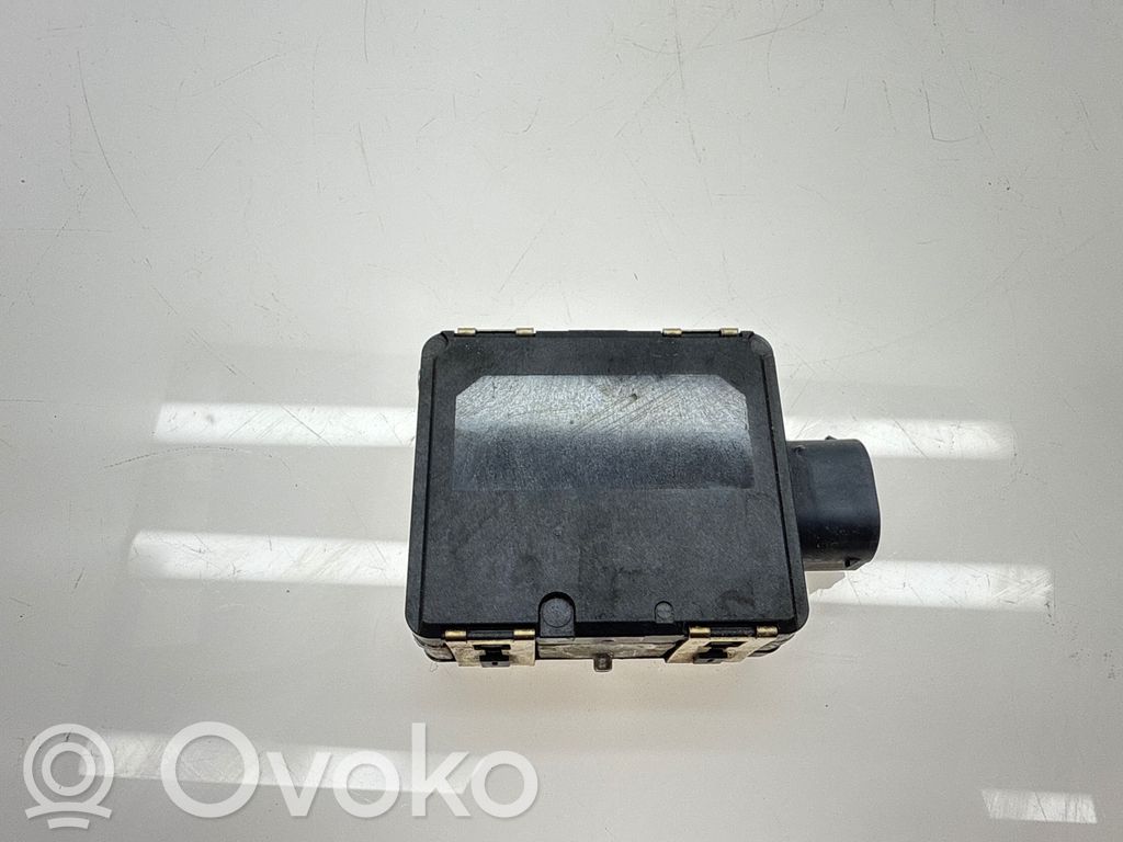 Volkswagen PASSAT B8 Sensor de radar Distronic 