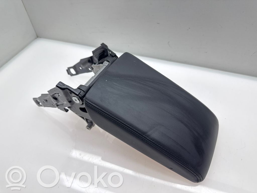 Volkswagen PASSAT B8 Podłokietnik tunelu środkowego 