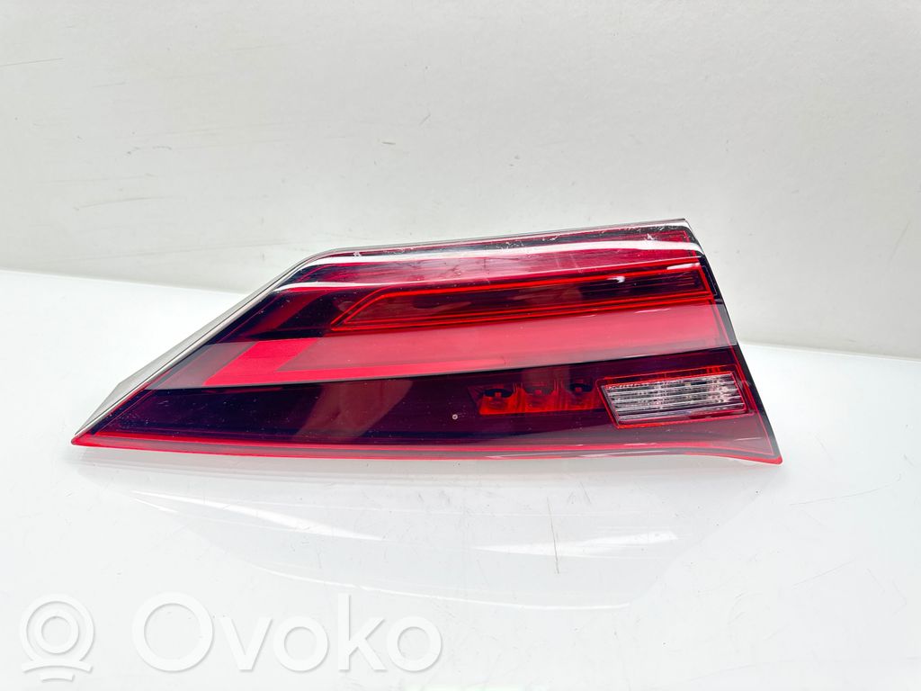 BMW 1 F40 Lampy tylnej klapy bagażnika 
