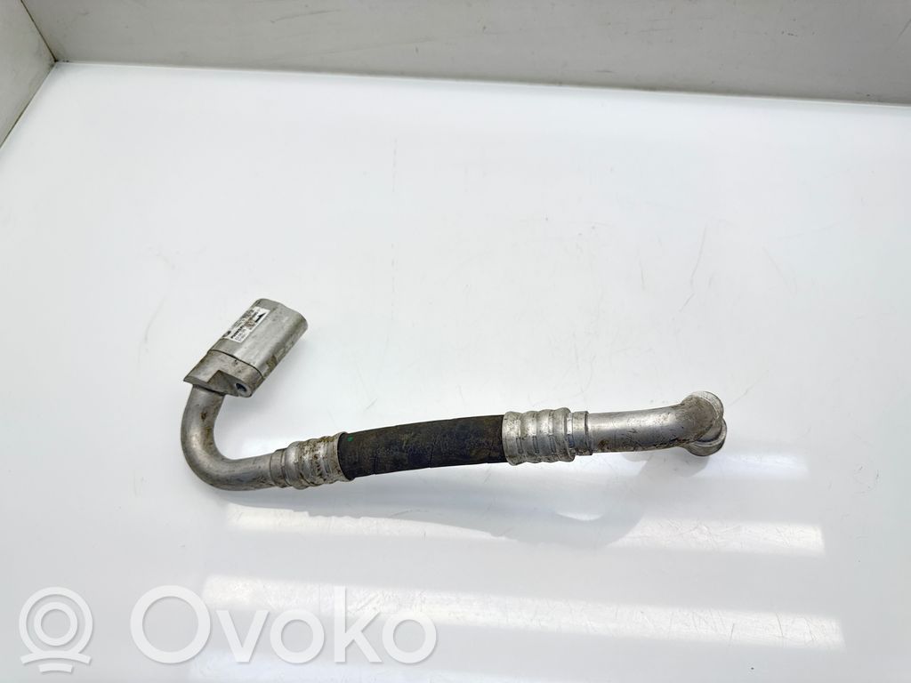 BMW iX Ilmastointilaitteen putki (A/C) 