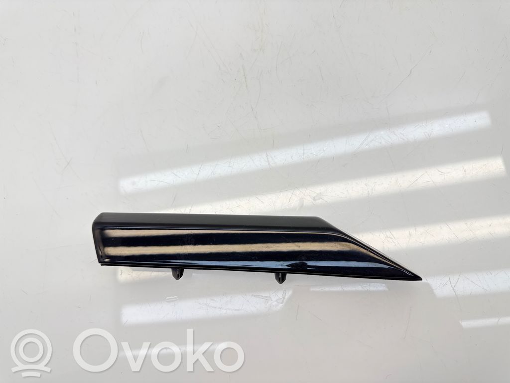 BMW iX Takaoven lista (muoto) 
