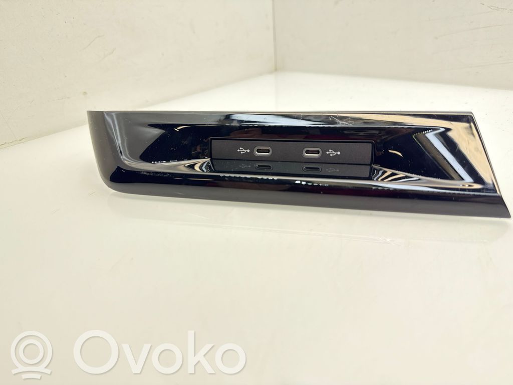 Volkswagen Golf VIII Enchufe conector USB 