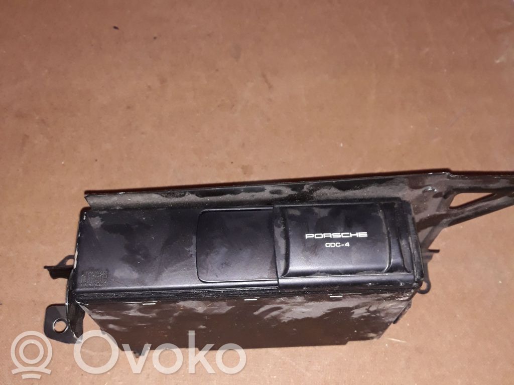 Porsche Cayenne (9PA) CD/DVD mainītājs 