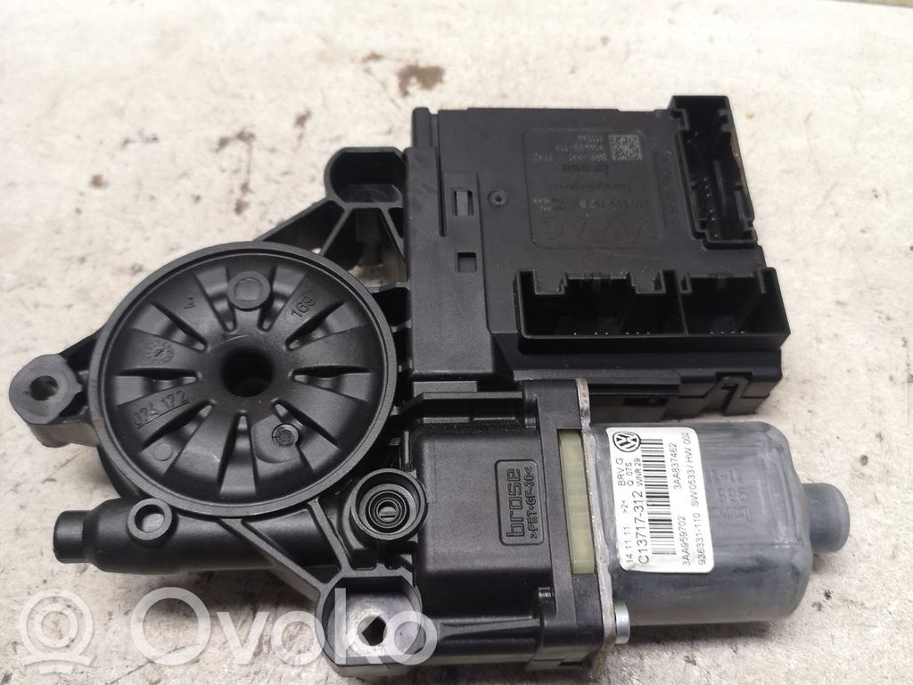 Volkswagen PASSAT B7 Motor del regulador de la ventanilla de la puerta delantera 