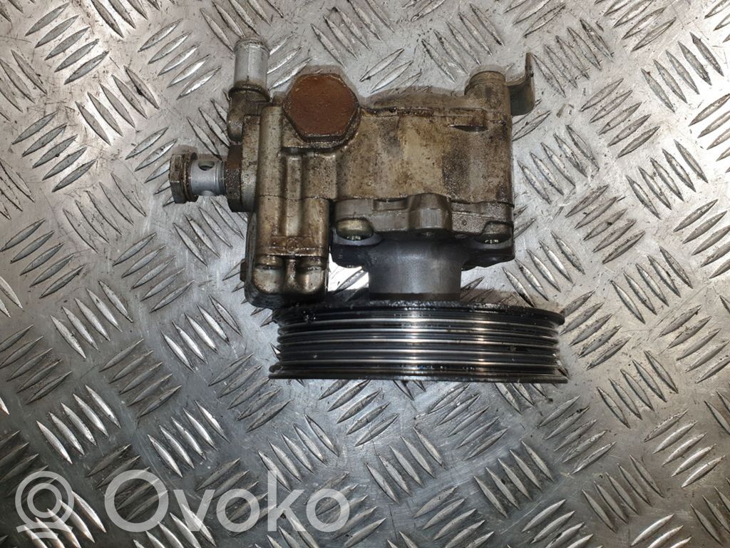 BMW 5 E60 E61 Ohjaustehostimen pumppu 