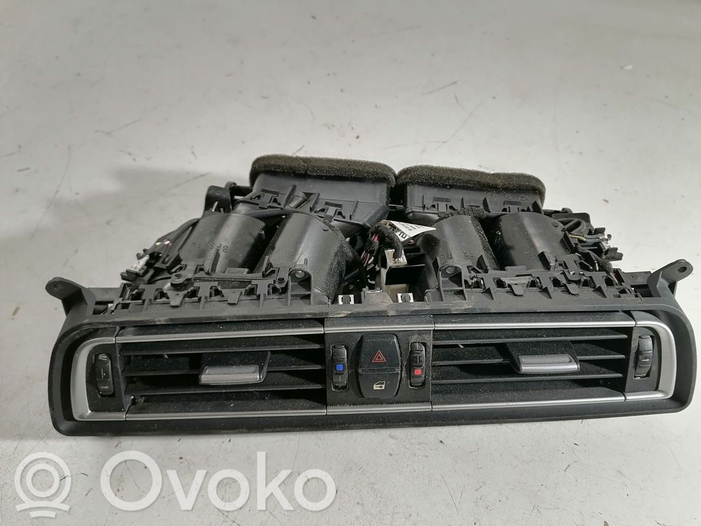 BMW 7 F01 F02 F03 F04 Kojelaudan keskiosan tuuletussuuttimen ritilä 