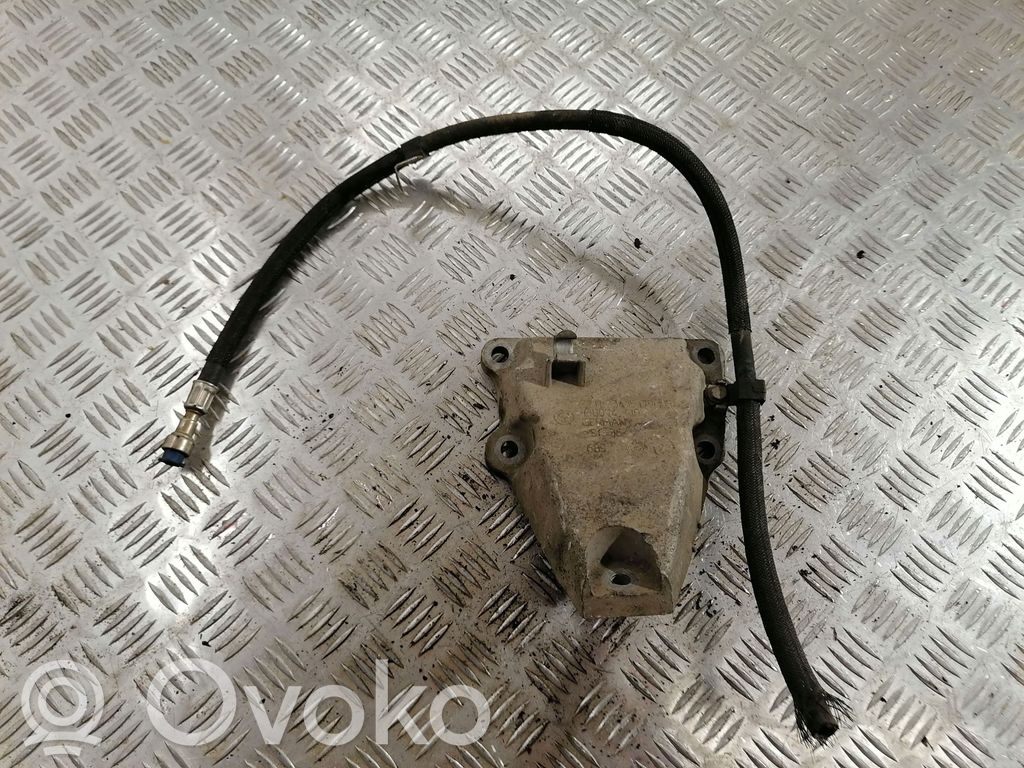 Engine mounting bracket   3415179