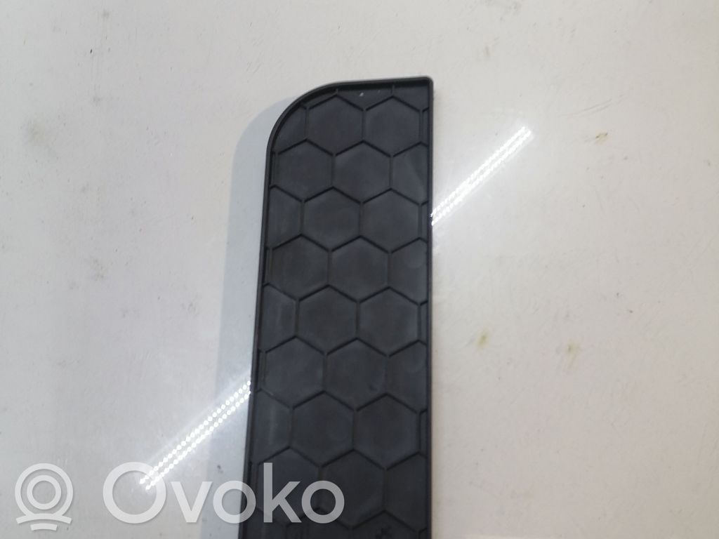 BMW 5 E60 E61 Kita salono detalė 
