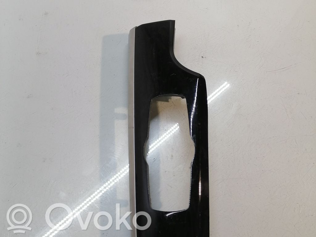 BMW 7 F01 F02 F03 F04 Panelės apdaila 