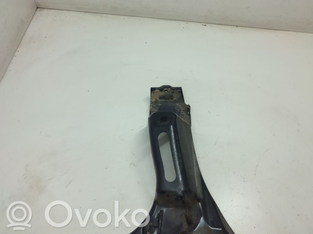 BMW 5 E60 E61 Galinis laikiklis bamperio 