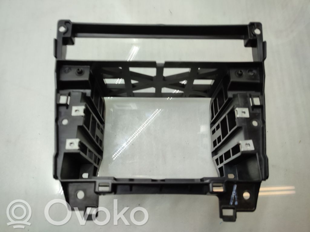 BMW 5 E60 E61 Moldura de la unidad delantera de radio/GPS 