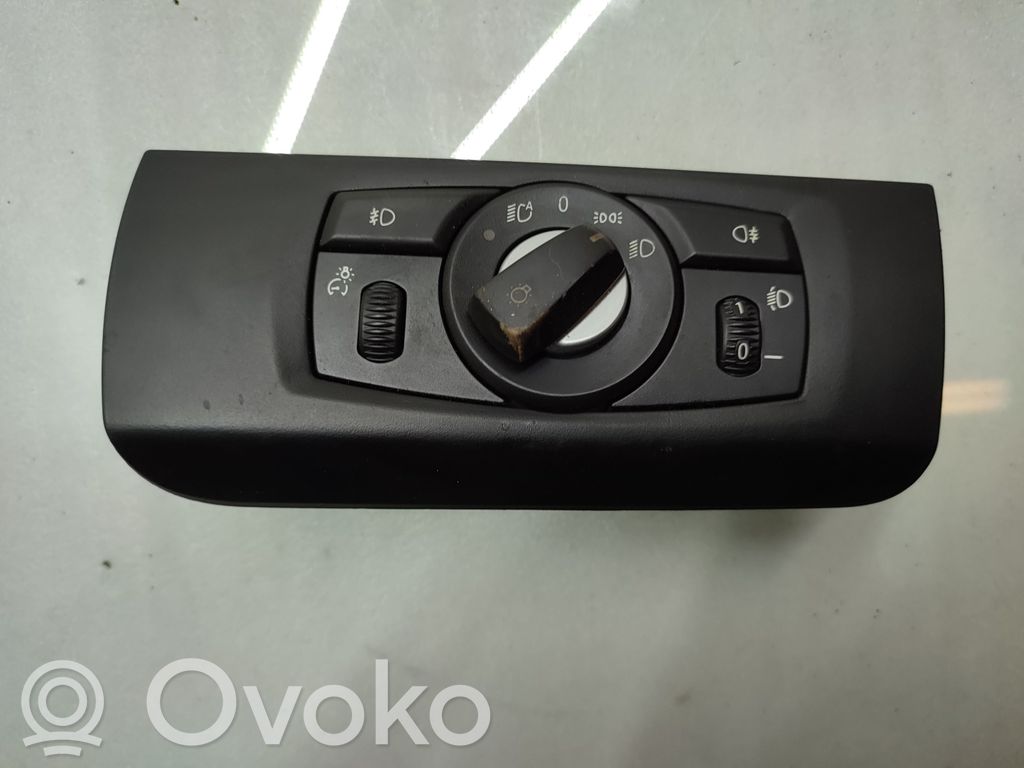 Light switch   9134725