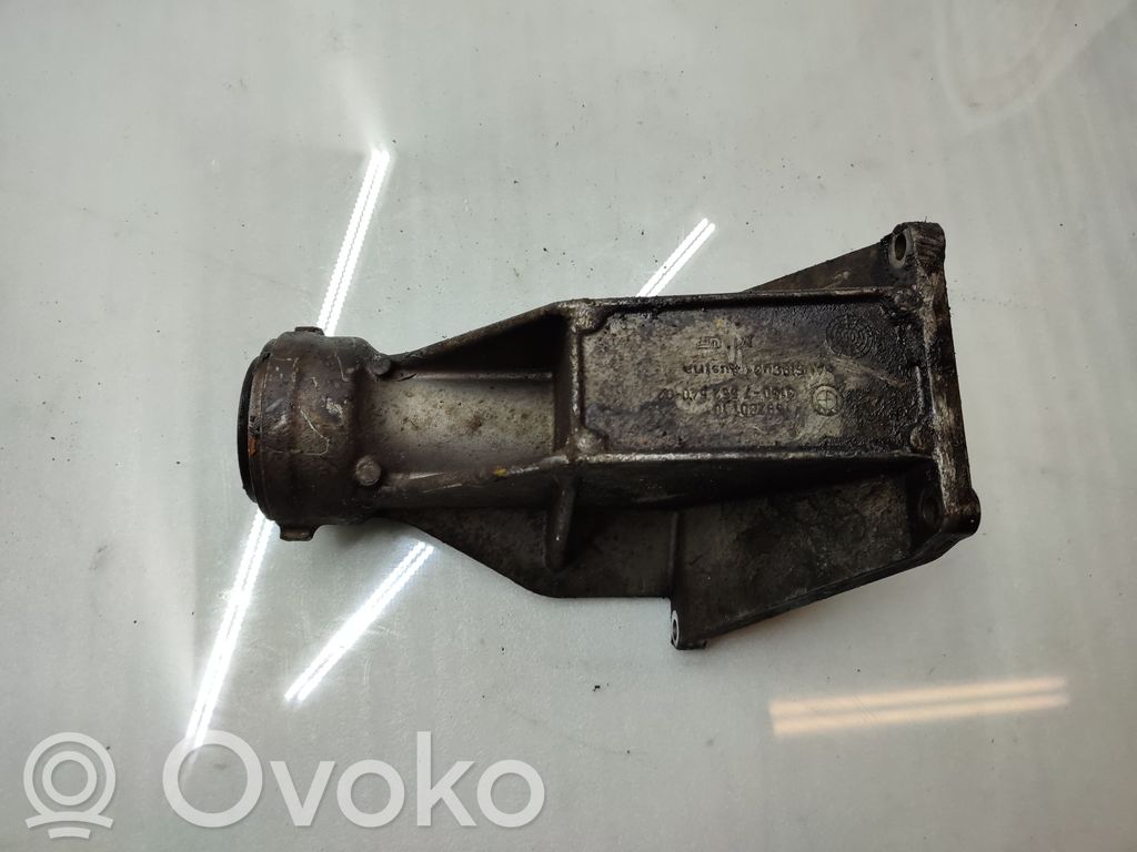 BMW X5 E70 Wspornik / Mocowanie łożyska podpory wału napędowego 