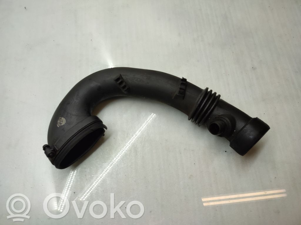 BMW 5 E60 E61 Gaisa caurule uz turbīnu 