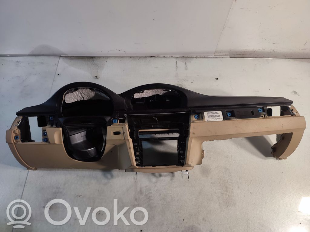 BMW 3 E90 E91 Kojelauta 