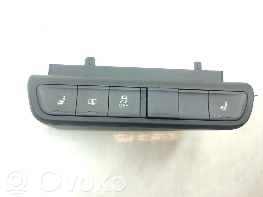 Audi A1 Seat heating switch 