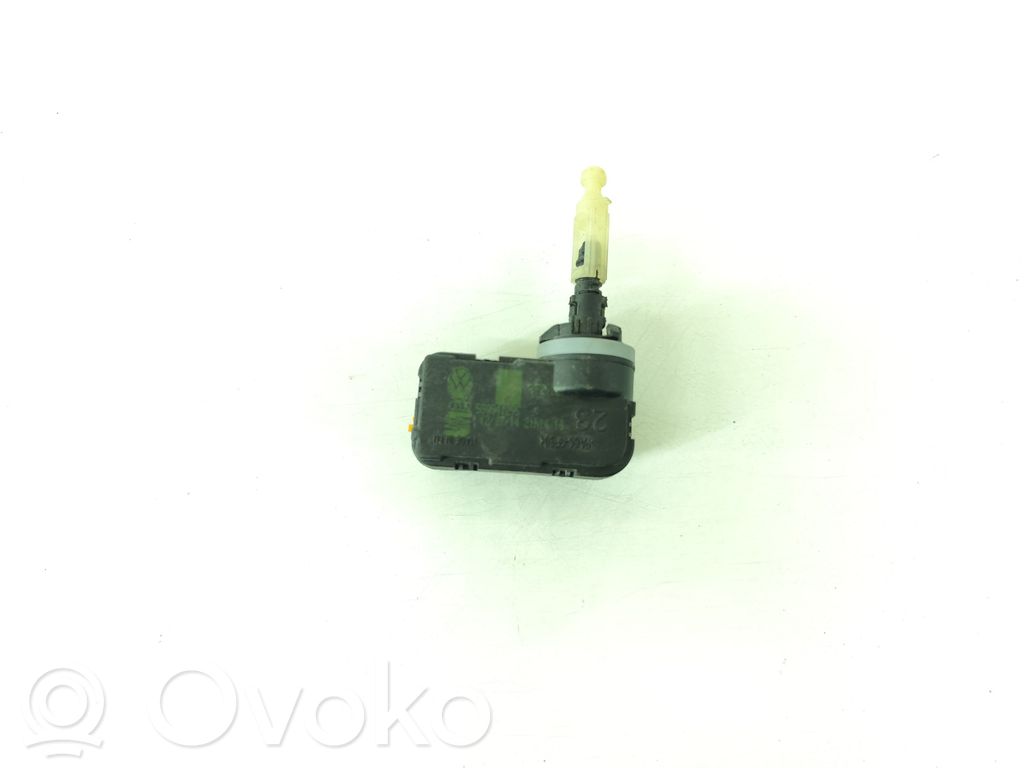 Volkswagen Golf VII Motor de ajuste de nivel del faro delantero 
