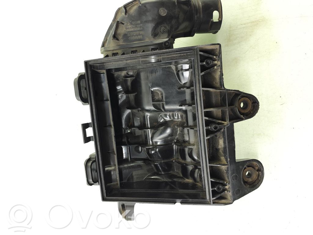 Peugeot 208 II Air filter box 
