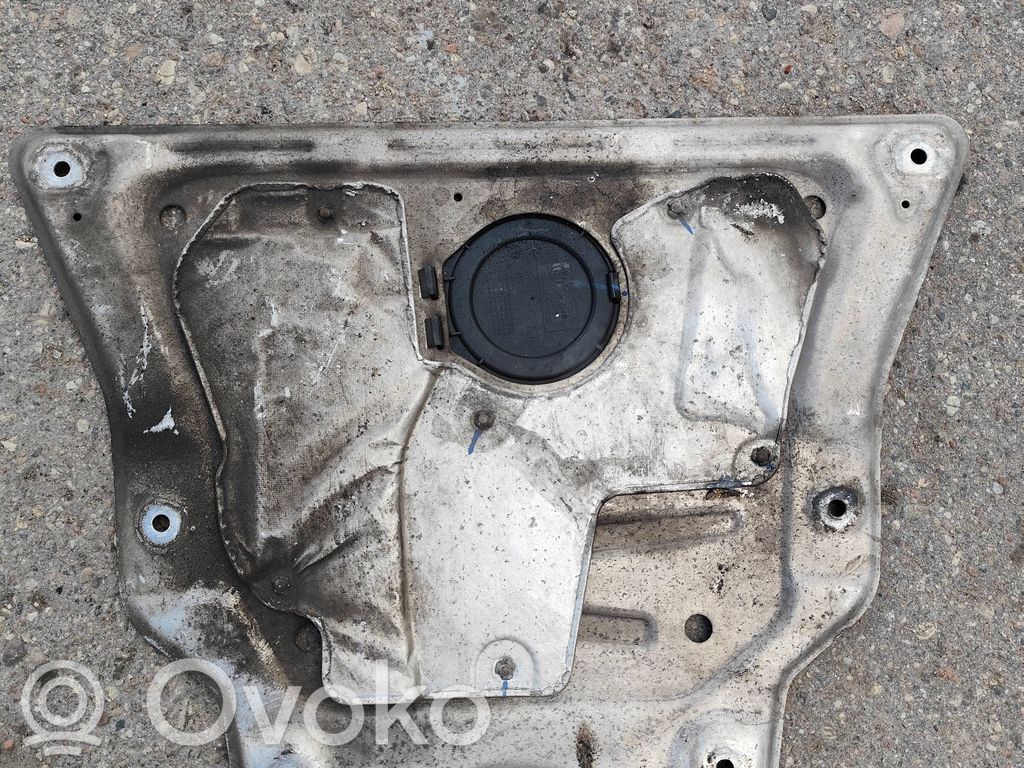 BMW X5 F15 Moottorin alustan välipohjan roiskesuoja 