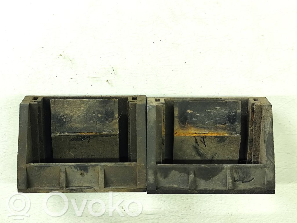 Radiator mount bracket   7533537,0110894,145324