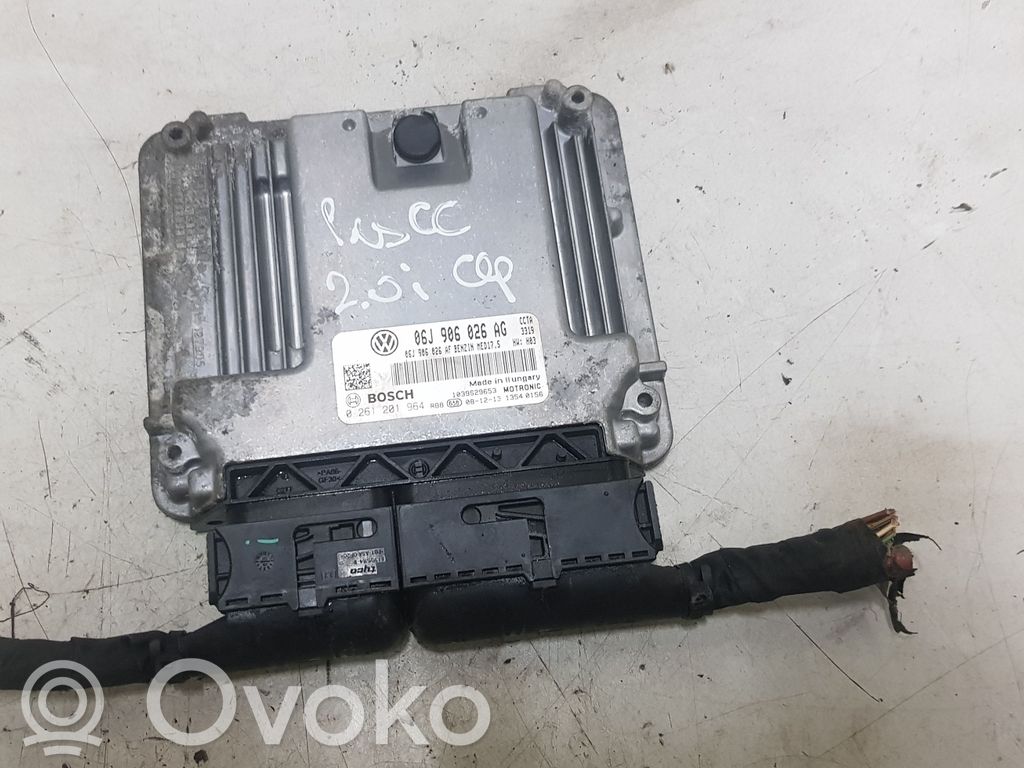 Volkswagen PASSAT CC Engine control unit/module 