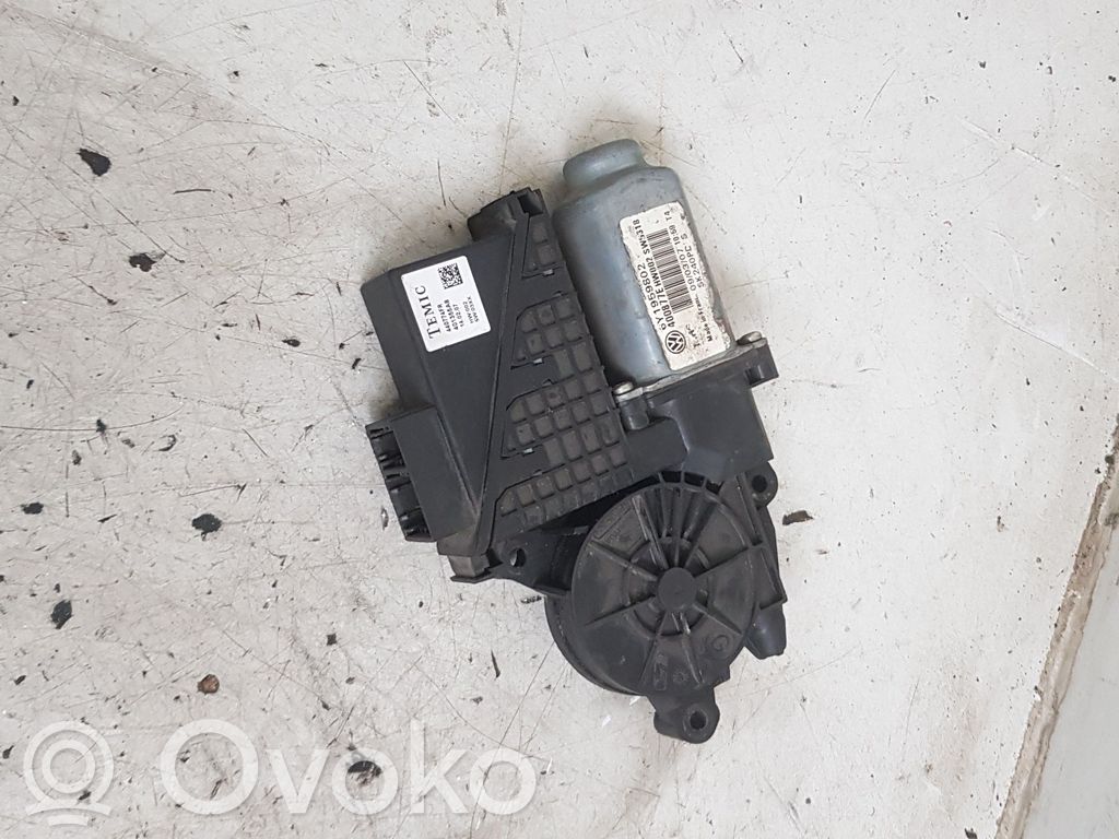 Volkswagen Polo IV 9N3 Silnik regulatora szyby drzwi przednich 