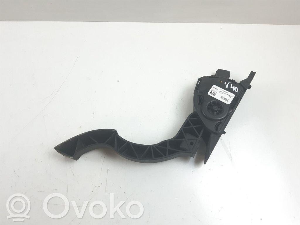 Volvo V40 Accelerator throttle pedal 
