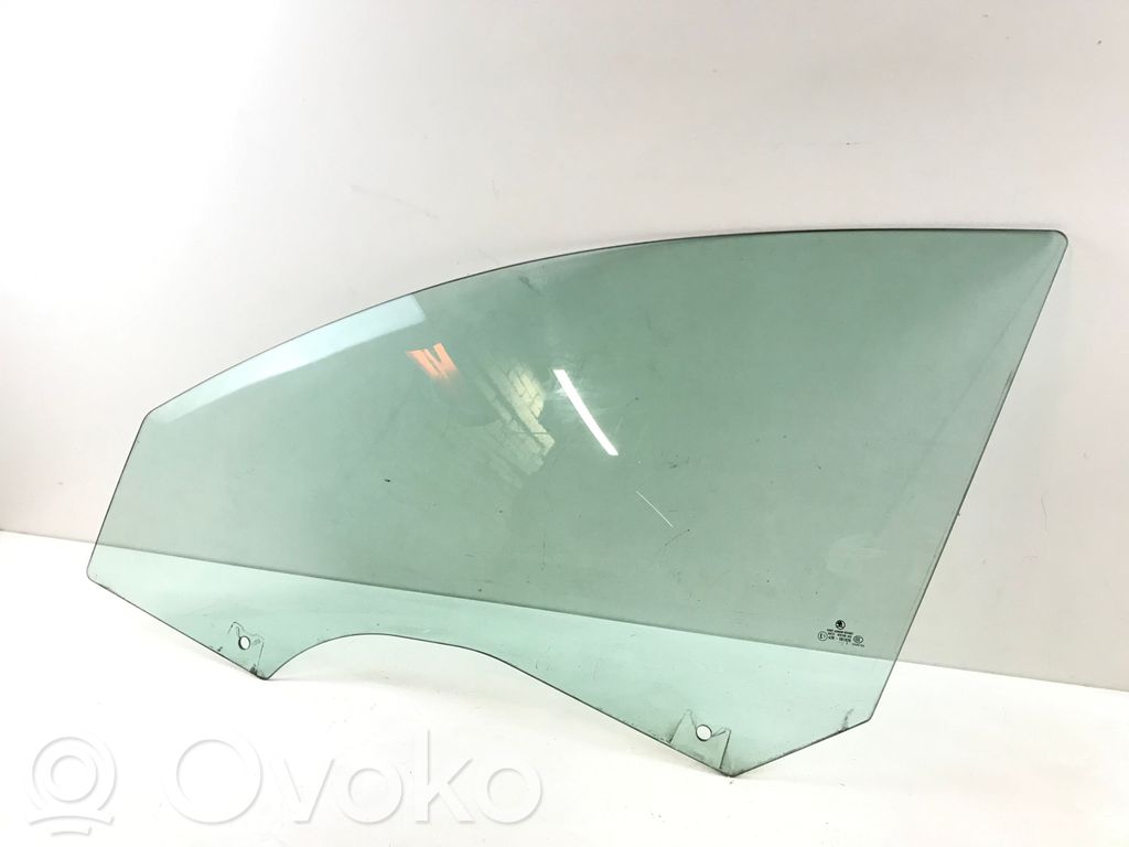Skoda Superb B6 (3T) Front door window glass four-door 
