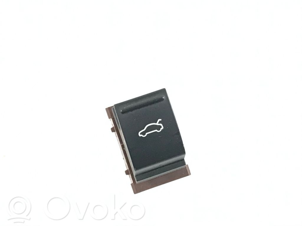 Volkswagen PASSAT B7 Tailgate opening switch 
