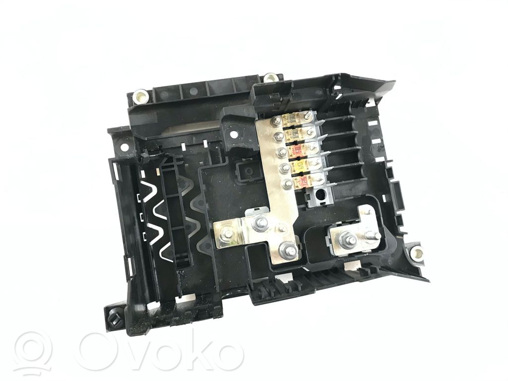 Audi Q7 4L Fuse module 