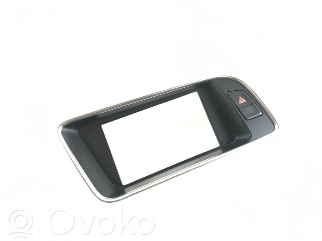 Ramka deski rozdzielczej   8R1857186P