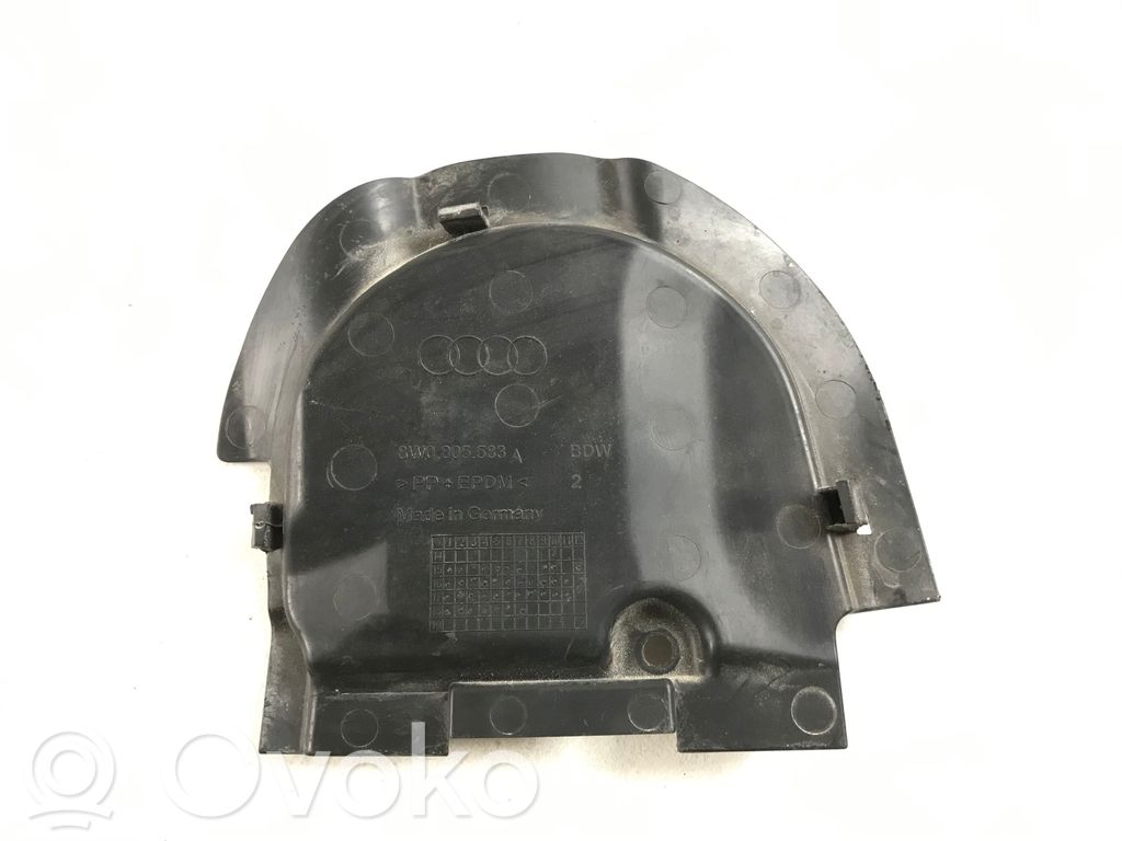 Audi A4 S4 B9 Kita variklio skyriaus detalė 