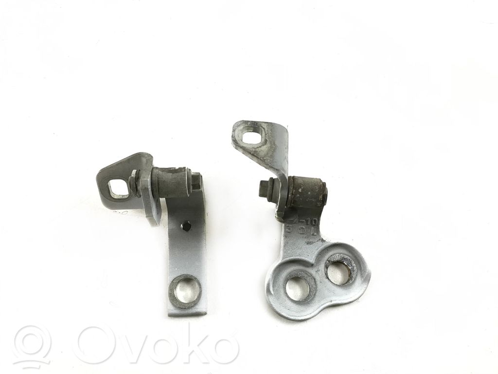 Ford Focus Front door upper hinge 