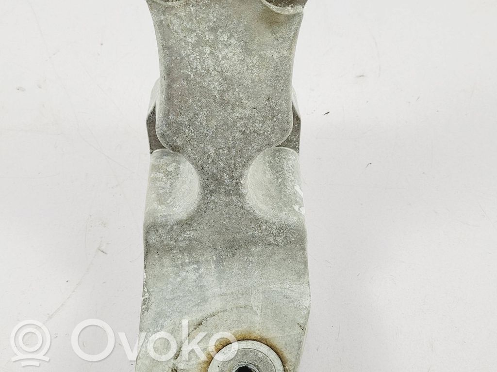 Ford Mustang VI Engine mounting bracket 