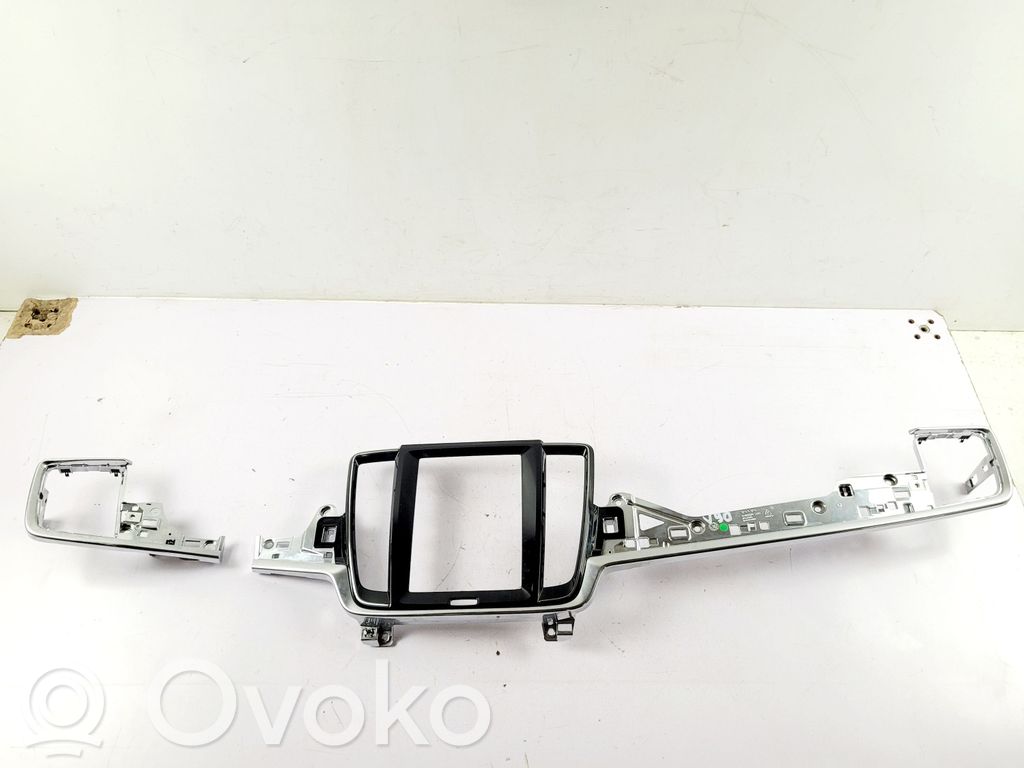 Volvo S90, V90 Panel trim 