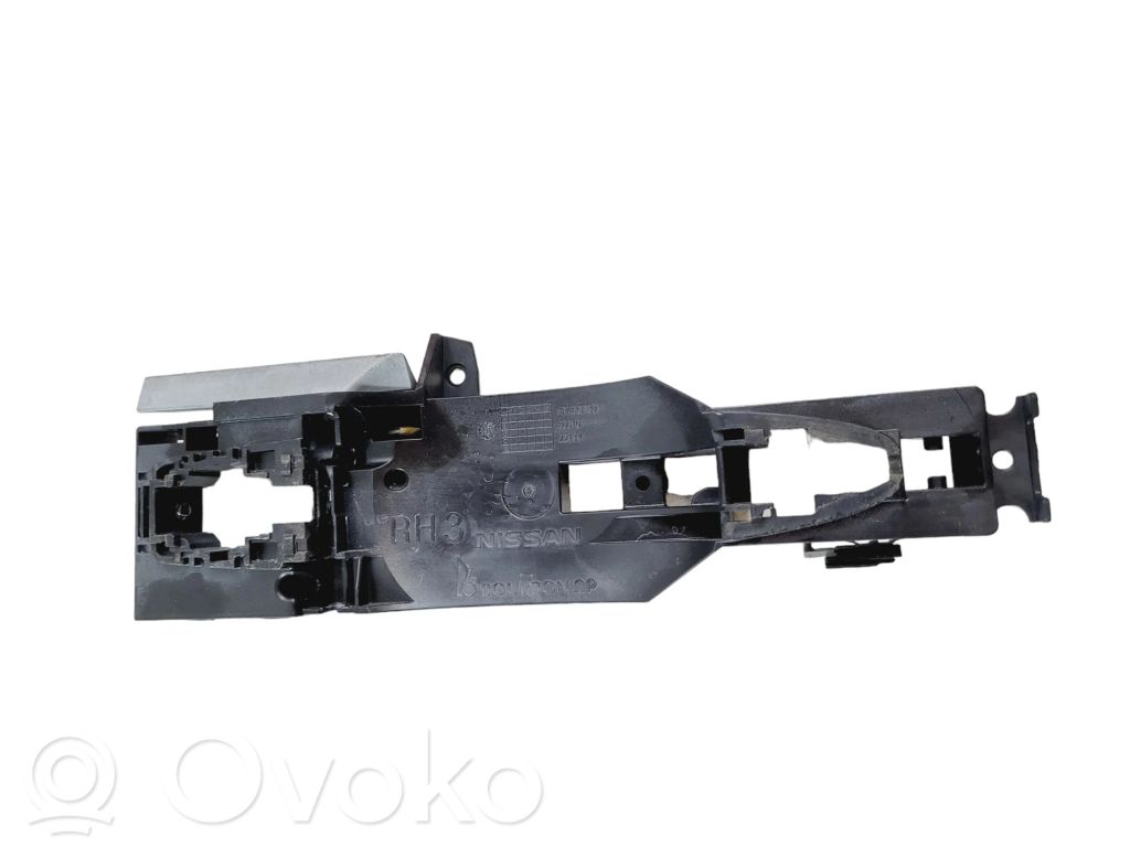 Nissan Qashqai Front door exterior handle/bracket 
