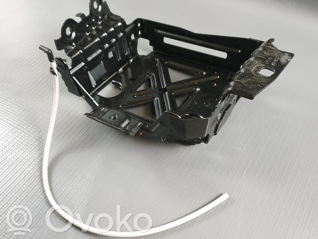 BMW i4 Battery bracket 